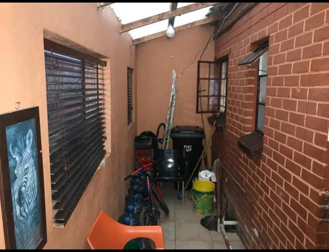 3 BEDROOM APARTMENT FOR SALE IN CORONATIONVILLE